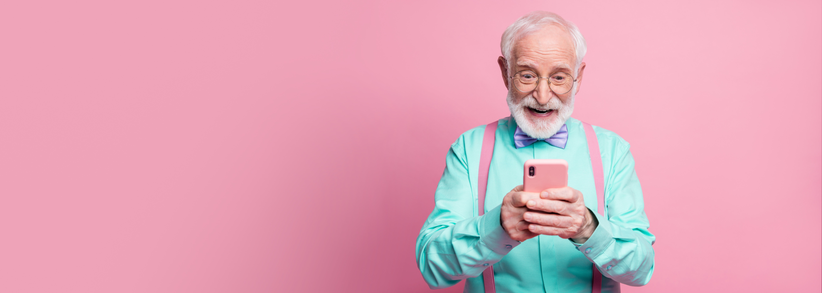 Senior mit Smartphone